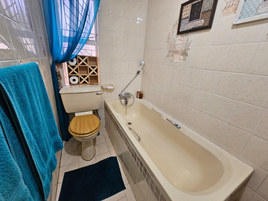 To Let 5 Bedroom Property for Rent in La Provance Free State